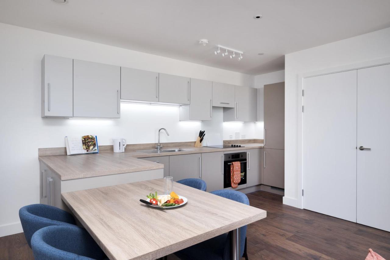 Modern Studios And Apartments At Barking Wharf In ロンドン エクステリア 写真