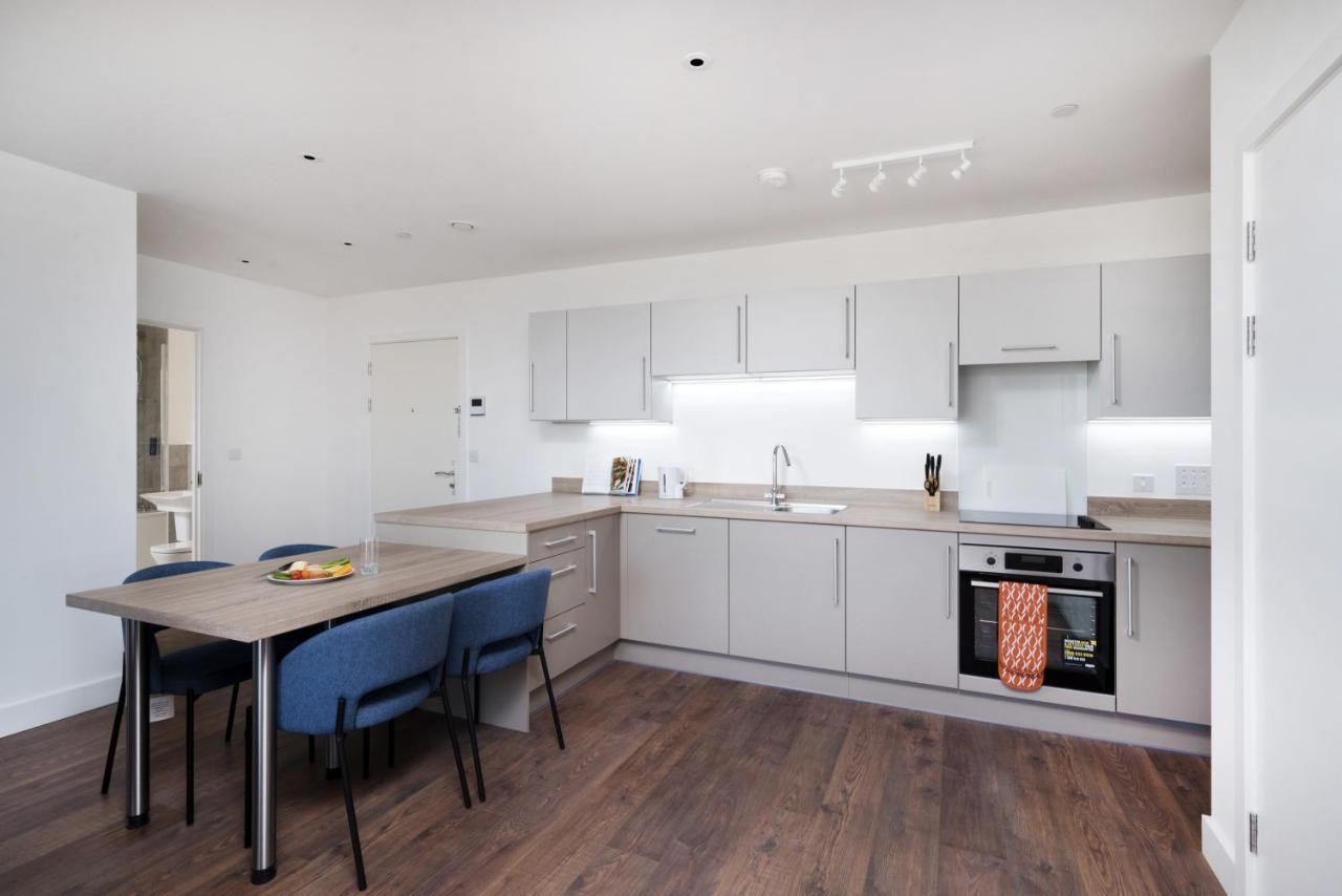 Modern Studios And Apartments At Barking Wharf In ロンドン エクステリア 写真