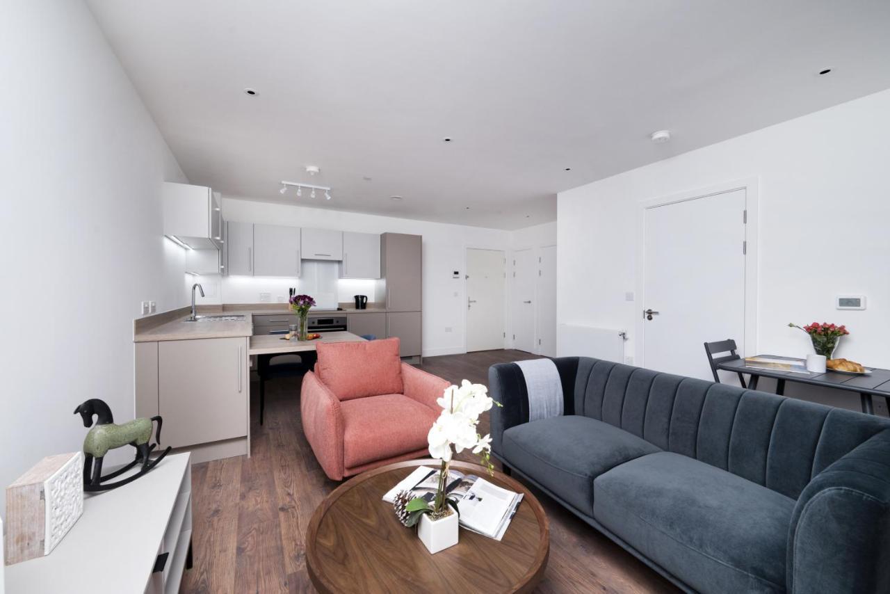 Modern Studios And Apartments At Barking Wharf In ロンドン エクステリア 写真