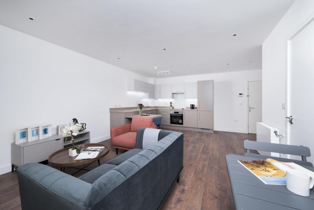 Modern Studios And Apartments At Barking Wharf In ロンドン エクステリア 写真