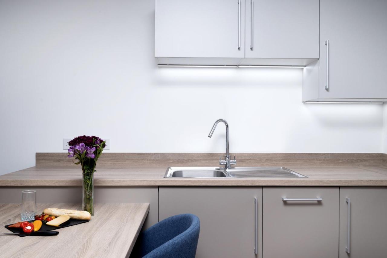 Modern Studios And Apartments At Barking Wharf In ロンドン エクステリア 写真