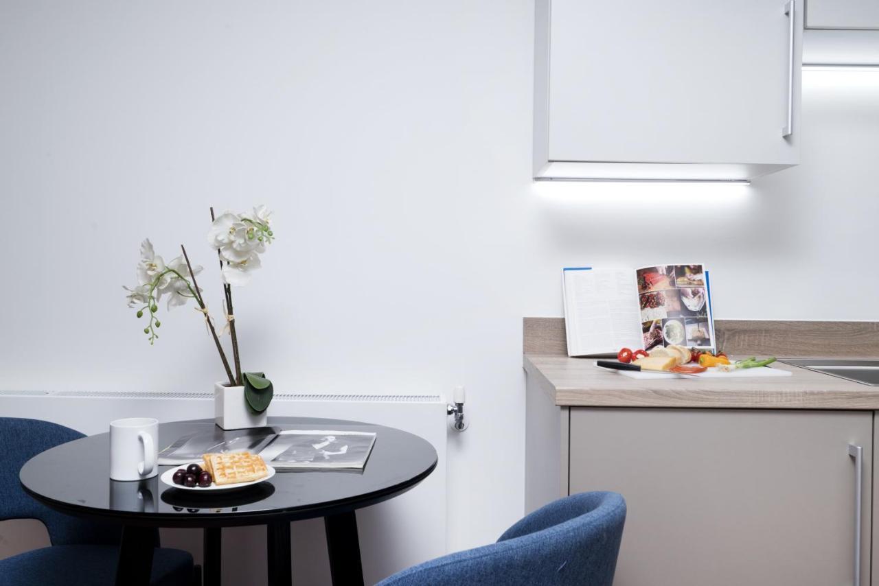 Modern Studios And Apartments At Barking Wharf In ロンドン エクステリア 写真